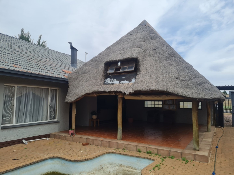 5 Bedroom Property for Sale in Pellissier Free State